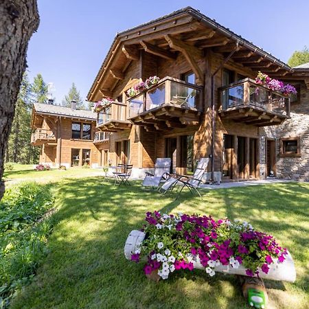 Chalet Imbosc'ché - B&B in beautiful surroundings Livigno Esterno foto