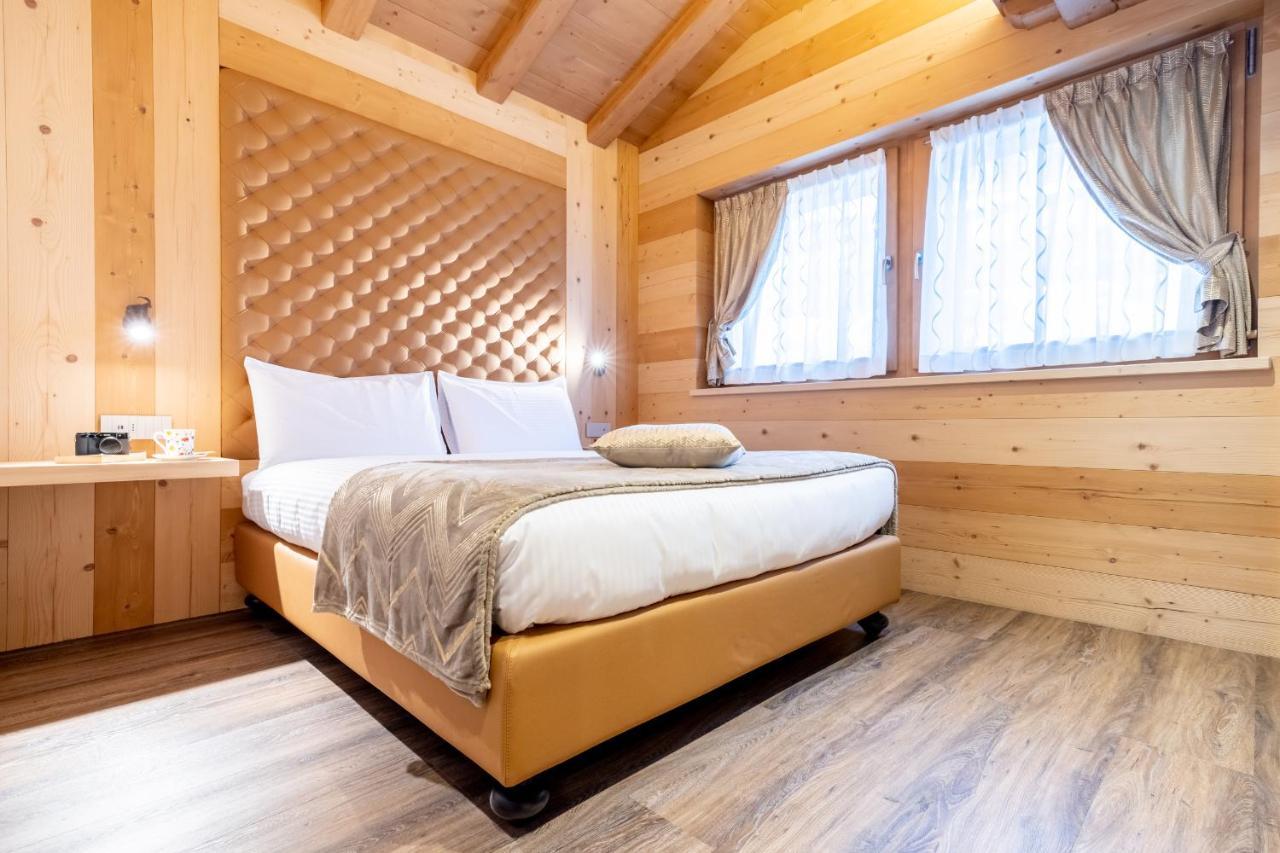 Chalet Imbosc'ché - B&B in beautiful surroundings Livigno Esterno foto