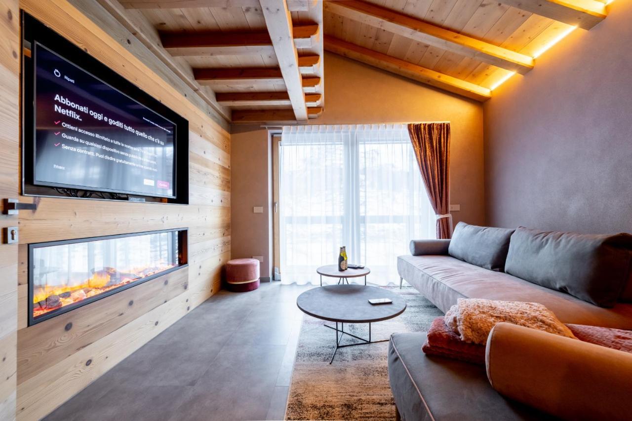 Chalet Imbosc'ché - B&B in beautiful surroundings Livigno Esterno foto