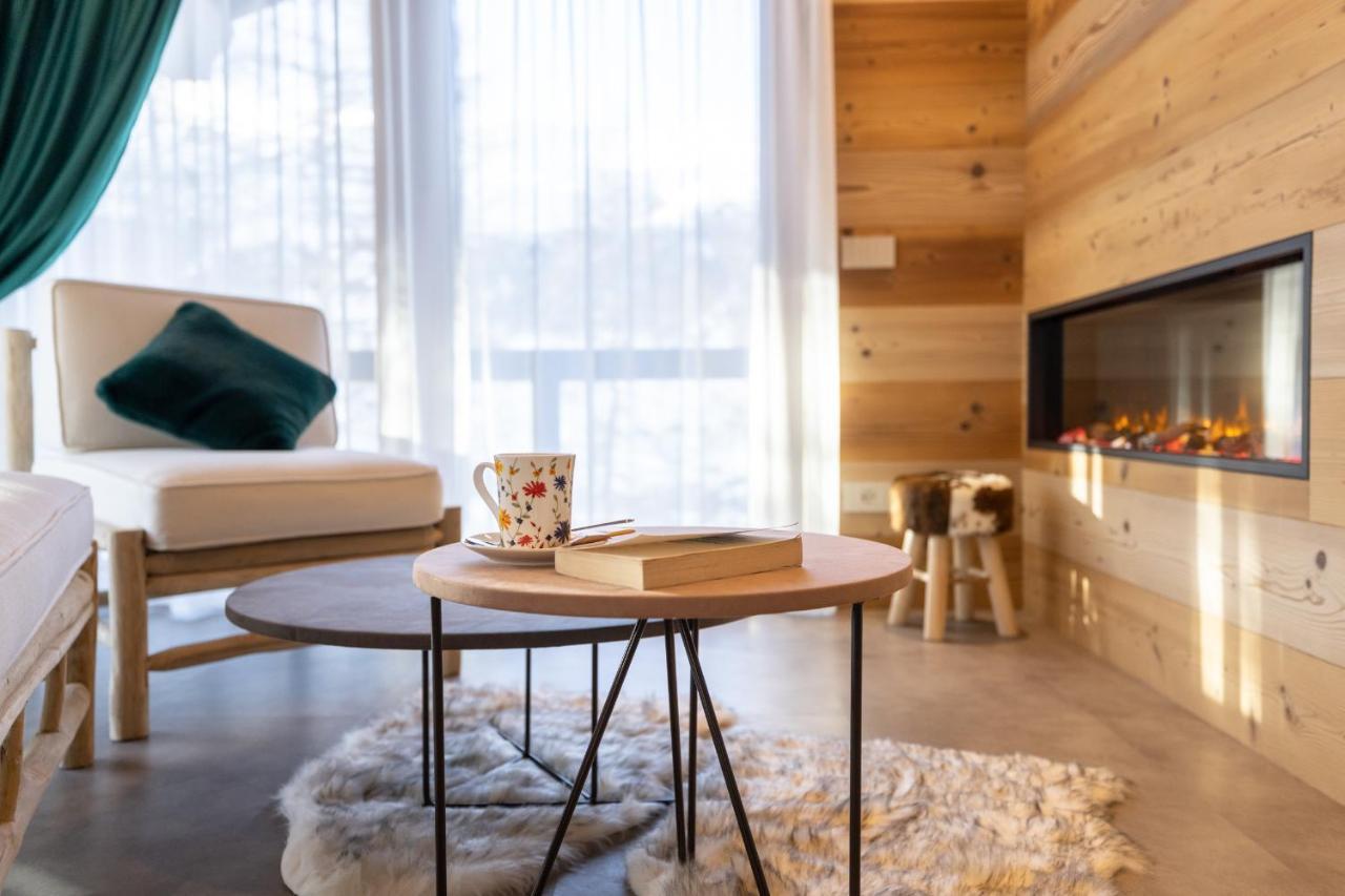 Chalet Imbosc'ché - B&B in beautiful surroundings Livigno Esterno foto