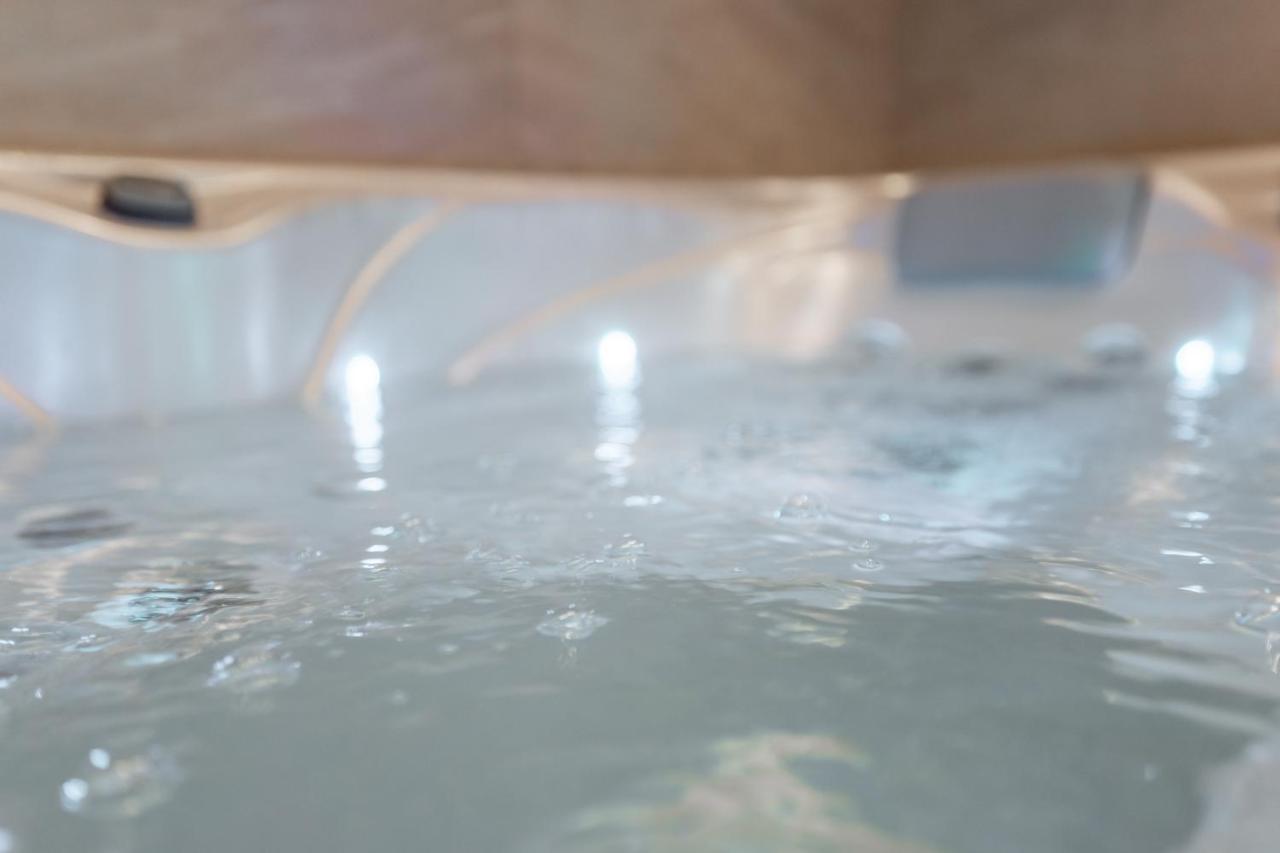 Chalet Imbosc'ché - B&B in beautiful surroundings Livigno Esterno foto