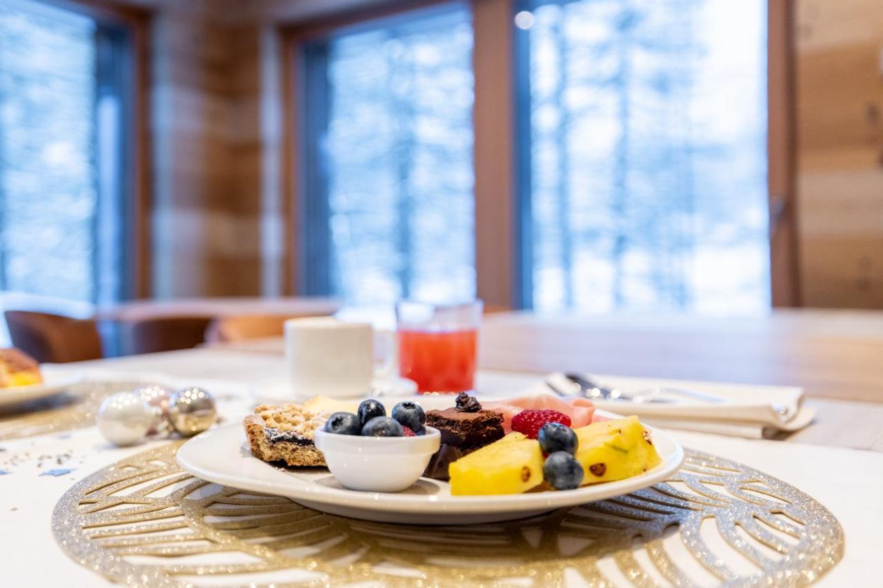 Chalet Imbosc'ché - B&B in beautiful surroundings Livigno Esterno foto