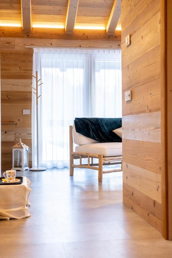 Chalet Imbosc'ché - B&B in beautiful surroundings Livigno Esterno foto
